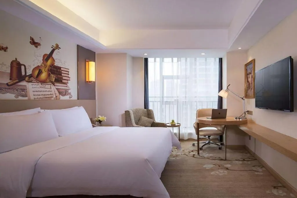 Vienna Hotel Zhengzhou East High-Speed Railway Station 3*,