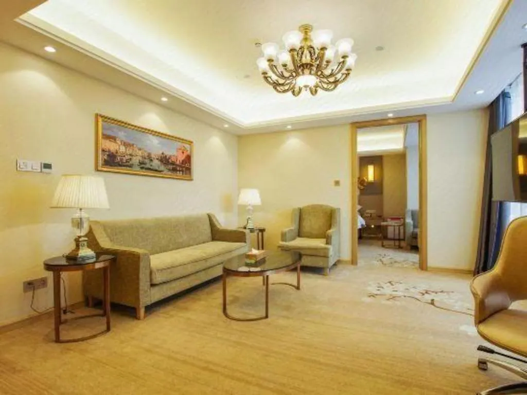 Vienna Hotel Zhengzhou East High-Speed Railway Station